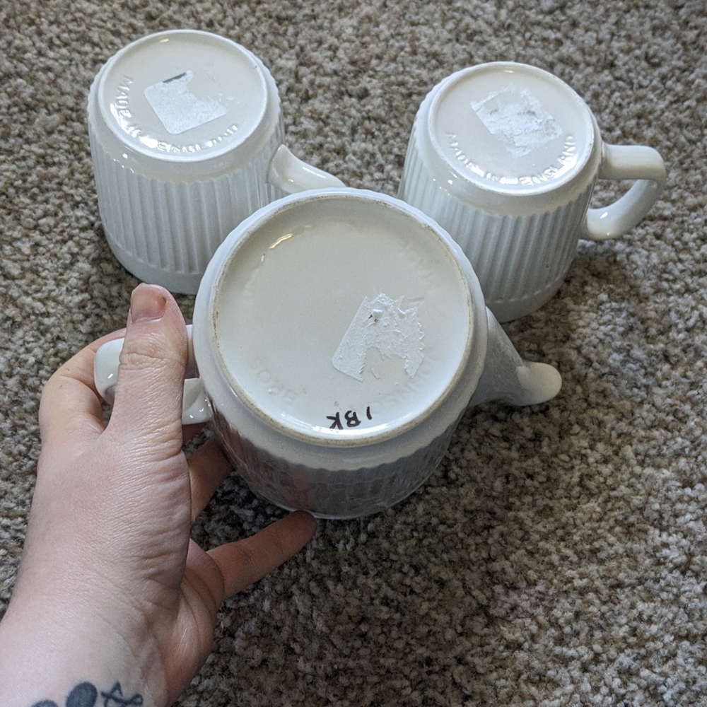Johnson co. Tea set! - Picture 2 of 3